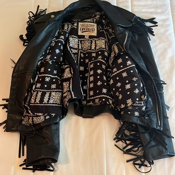 Authentic leather biker jacket with fringe - Picture 2 of 4